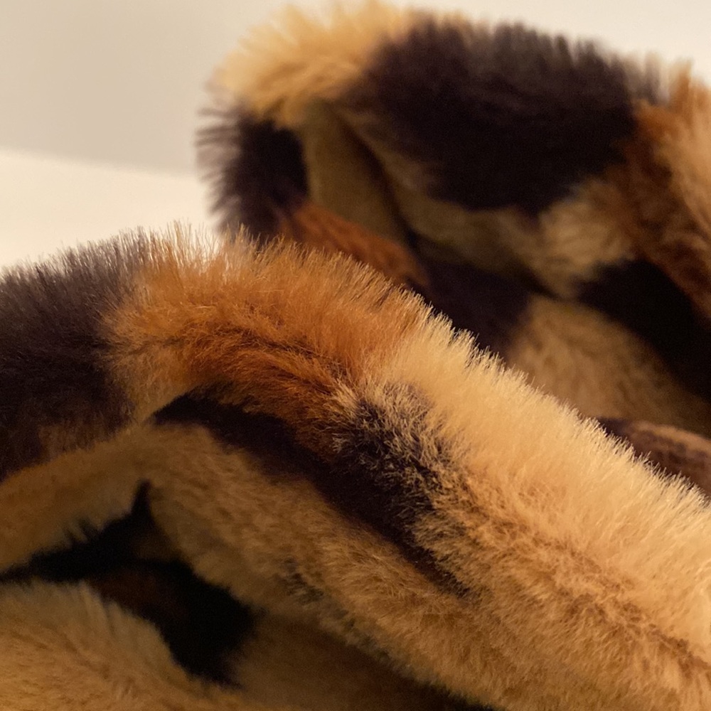 Faux Animal Print Infinity Fur Scarf • NWOT - Picture 6 of 8